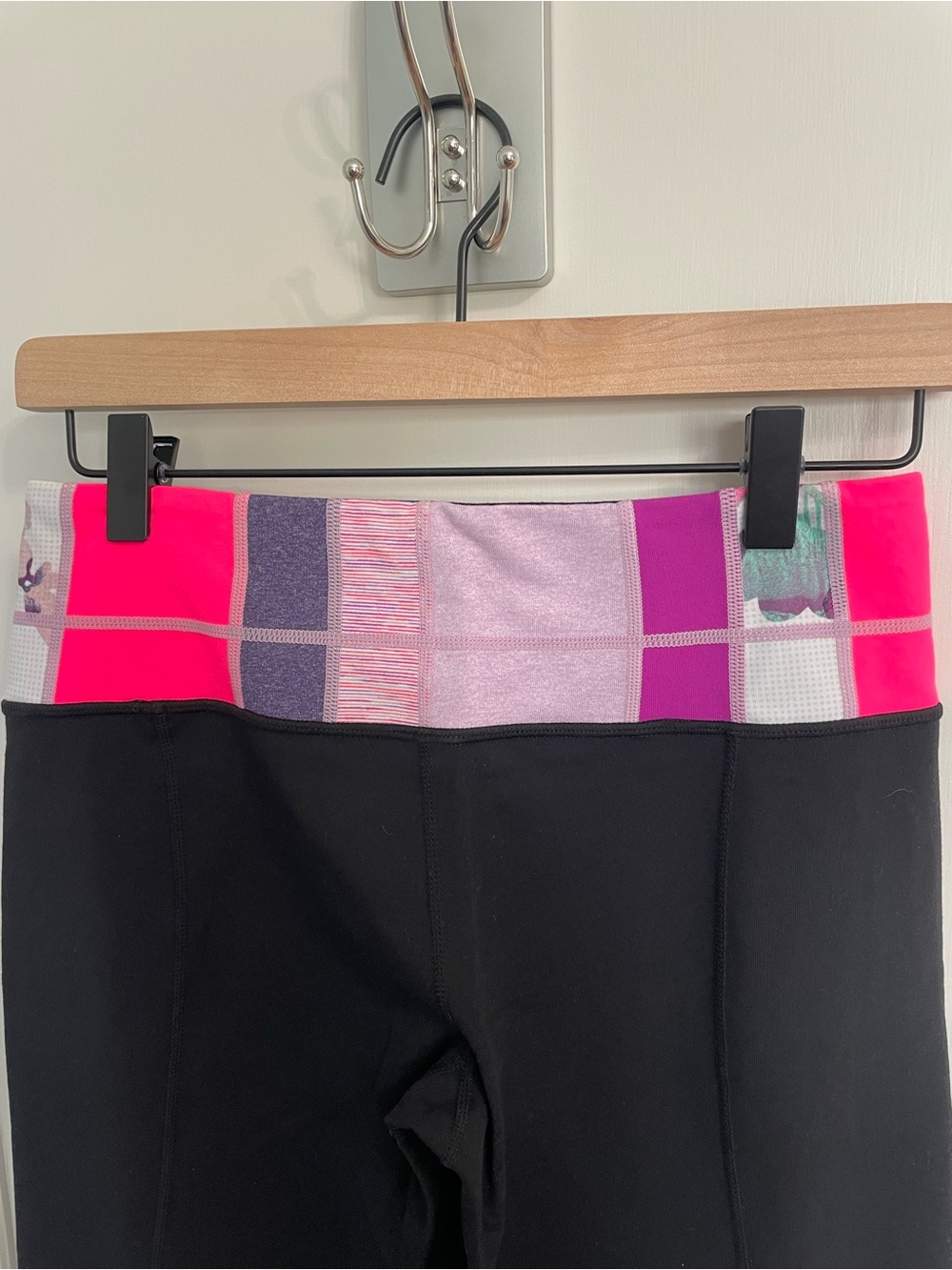 lululemon Groove Pant Reversible Foldover Flare Black Plaid Waistband Sz 6 - Picture 3 of 10